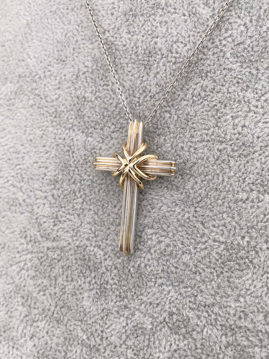 Signature Kreuz Anhänger mit Kette - 925 Sterling Silber & 18K / 750er Gelbgold