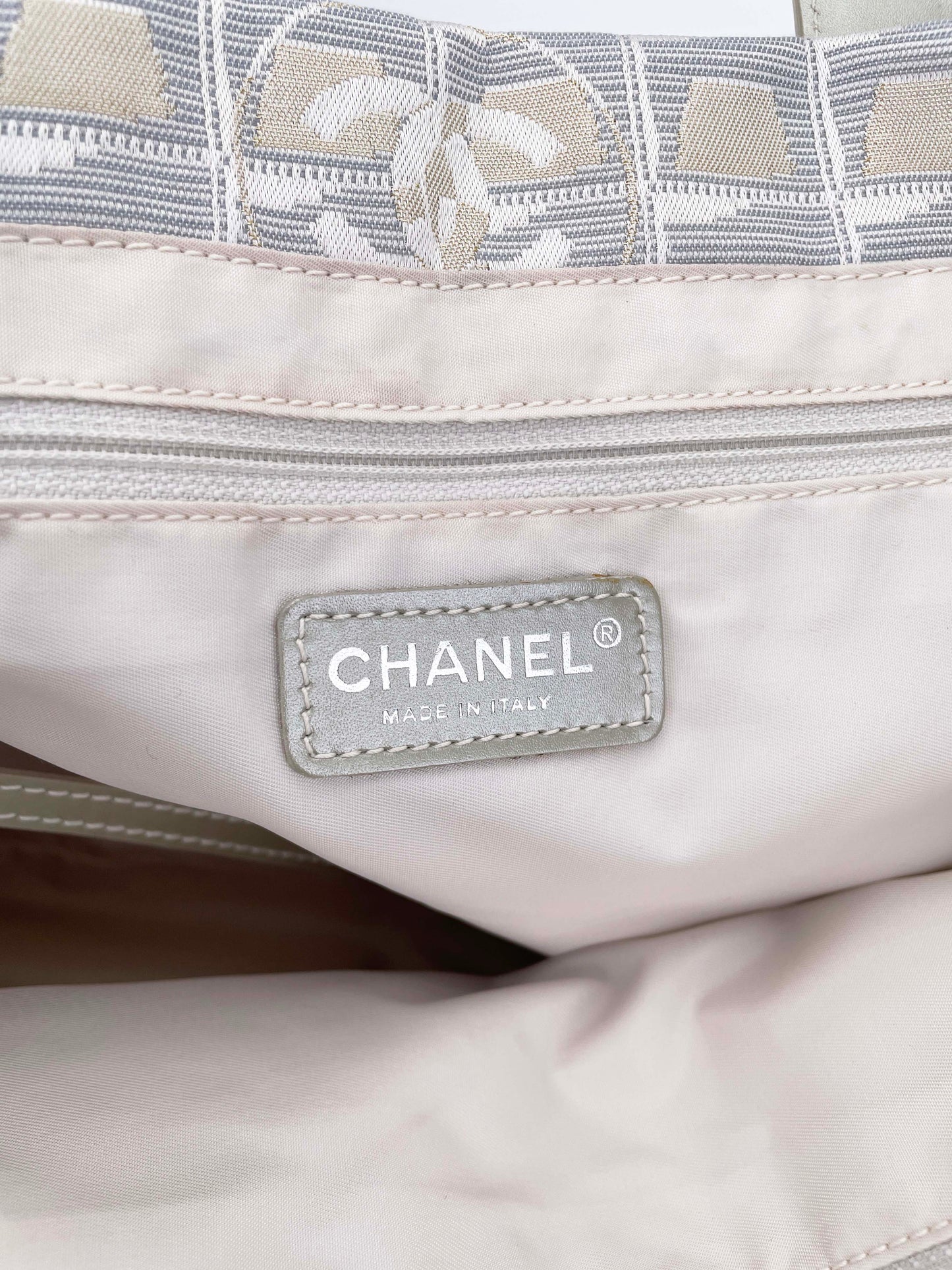 New Travel Line Nylon - Tote Bag