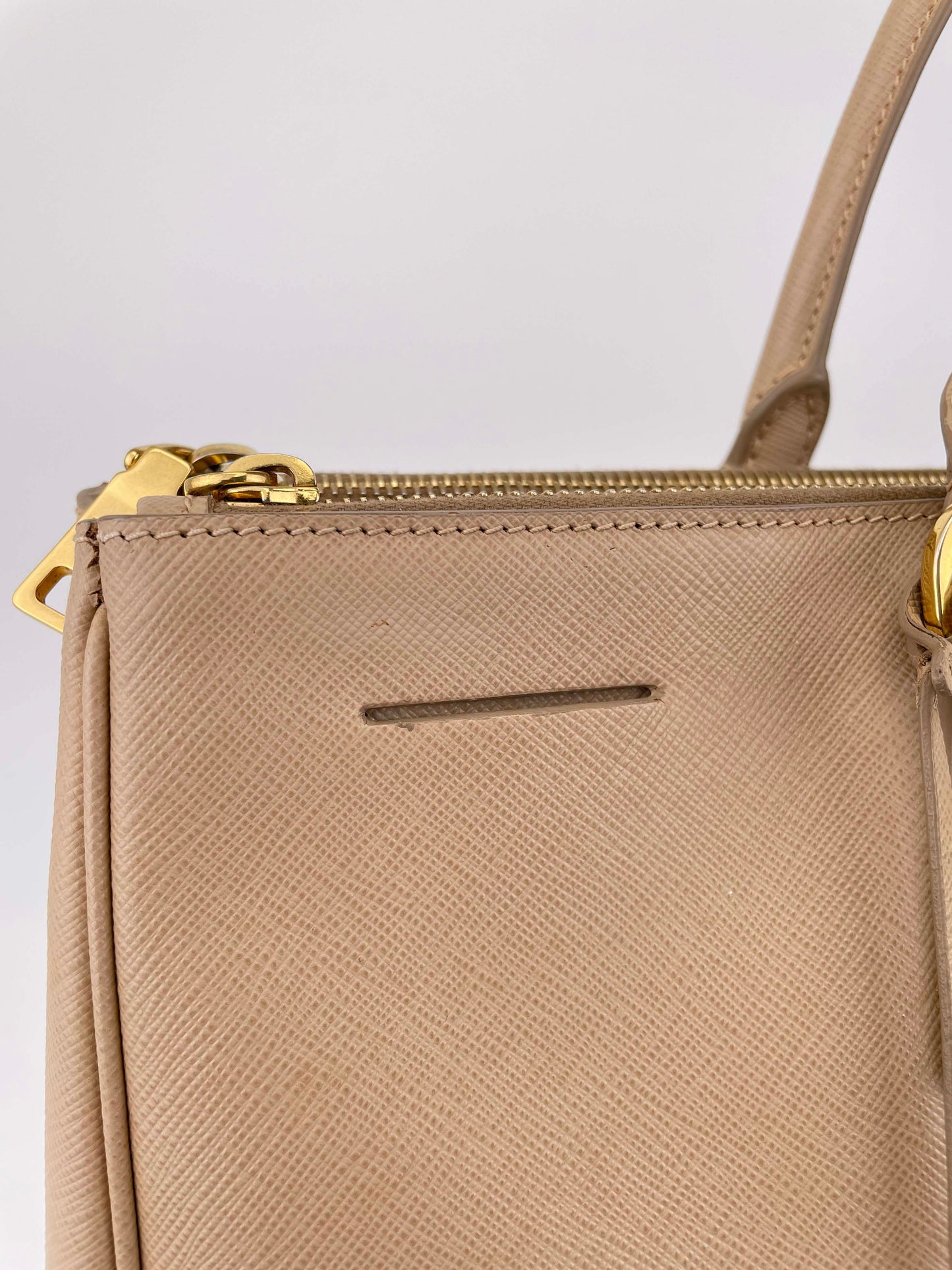Galleria Double Zip Sabbia BN1802 - Saffiano Lux Leder