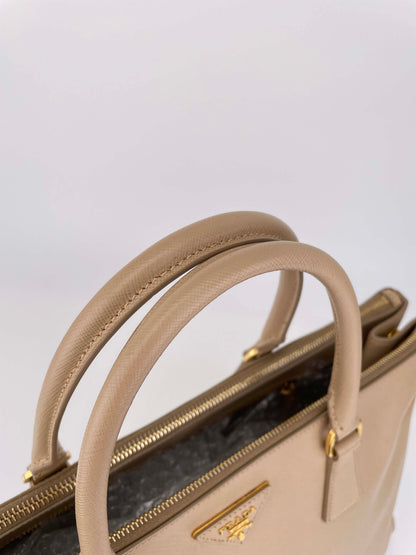 Galleria Double Zip Sabbia BN1802 - Saffiano Lux Leder