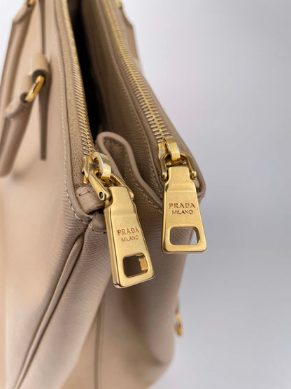 Galleria Double Zip Sabbia BN1802 - Saffiano Lux Leder