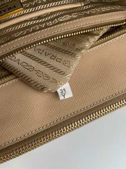 Galleria Double Zip Sabbia BN1802 - Saffiano Lux Leder
