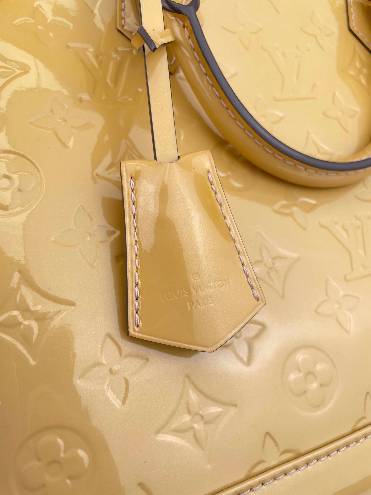 Alma PM - Monogram Vernis