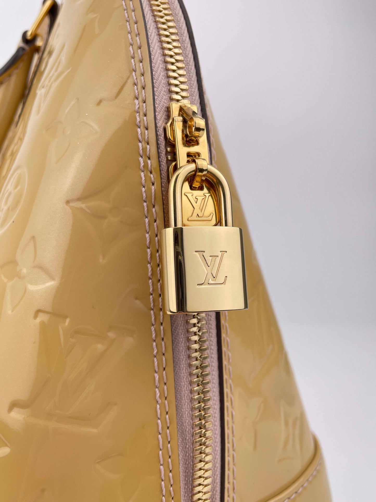 Alma PM - Monogram Vernis