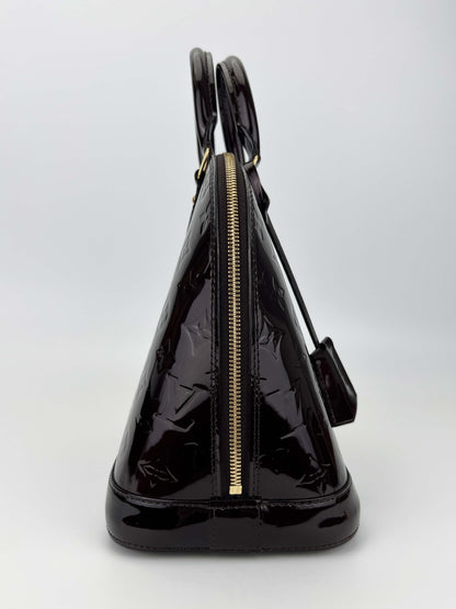 Alma PM Amarante - Monogram Vernis